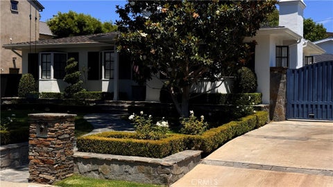 Photo of 400 Pirate RD, Newport Beach, CA 92663 (MLS # PW26123606)