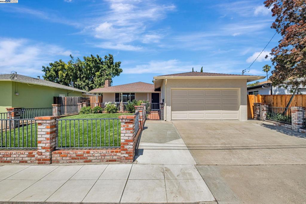 Fully Remodeled and meticulously maintained 3 bedroom, 2 bath home in Hayward’s sought-after Fairway Park. Updated kitchen with all new appliances, abundant light provided with skylights in kitchen, bathrooms and hallway. Updated bathrooms, new flooring throughout the house, closet organizers in all bedroom closets, fresh paint throughout, HVAC and dual pane windows. Enclosed patio/flex space offers extra room for a home office, additional family room, or game room. Close to Garin Park and Dry Creek, perfect for outdoor and nature lovers. Easy access to highways, BART, AC Transit, and the Dumbarton Bridge make for convenient commuting. Grocery, dining, and fitness options are just minutes away at Fairway Park Shopping Center. Don't miss your chance to call 570 Erica Place HOME.