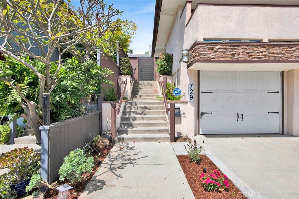 Photo of 729 S Leland ST, San Pedro, CA 90731 (MLS # PW26099286)