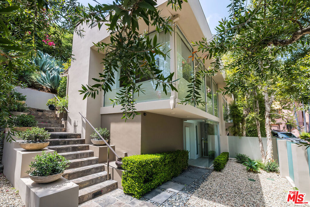 1331 CORDELL Place