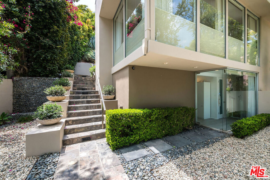 1331 CORDELL Place
