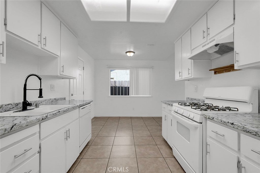 2122 Harrison Court