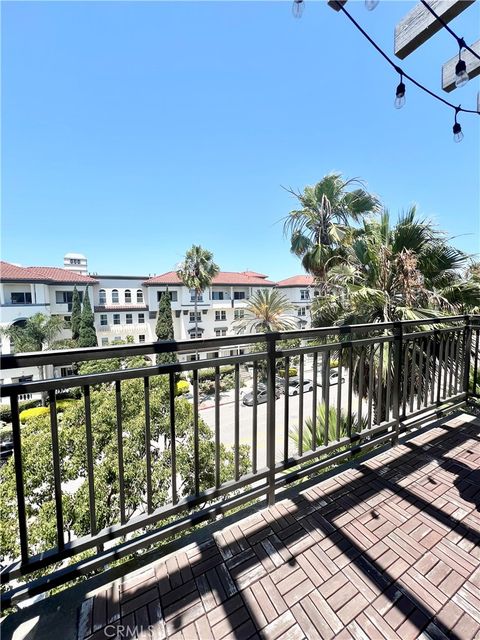 Photo of 6020 Seabluff Drive #402, Playa Vista, CA 90094 (MLS # OC26112653)