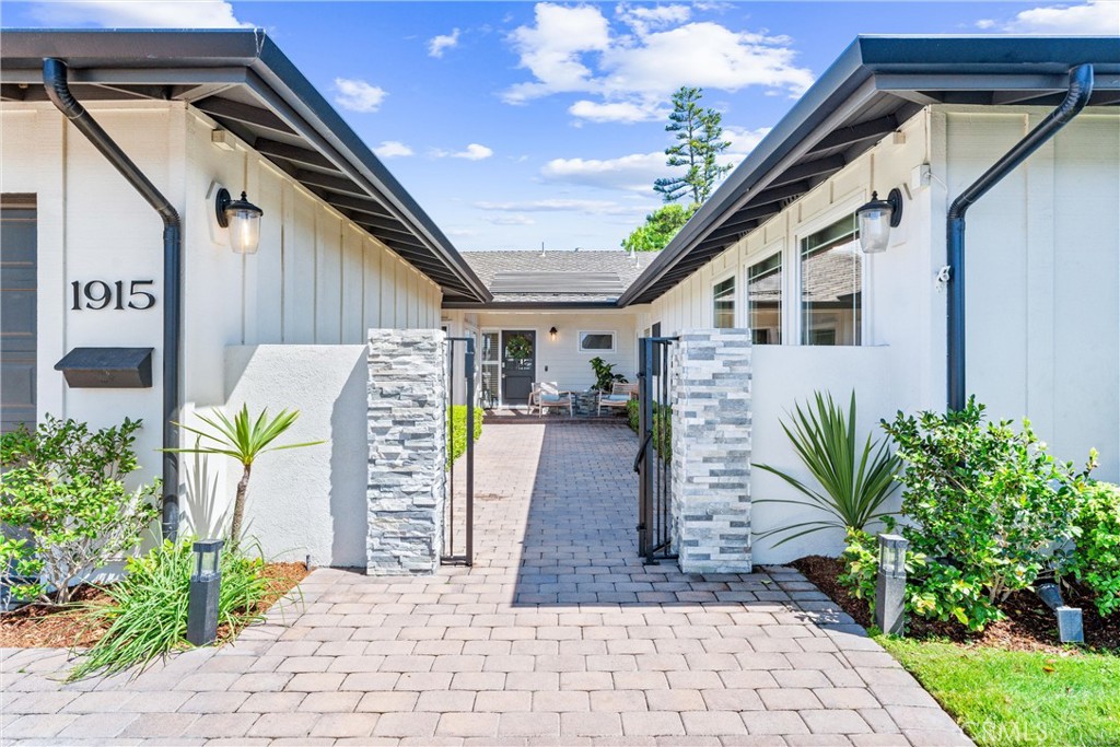 1915 Mariners Drive