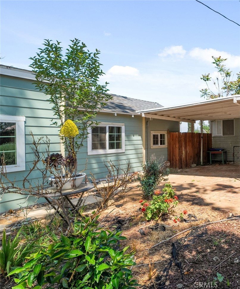 1000 E Colton Avenue