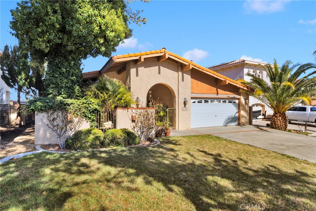 17800 Cresta Blanca Drive