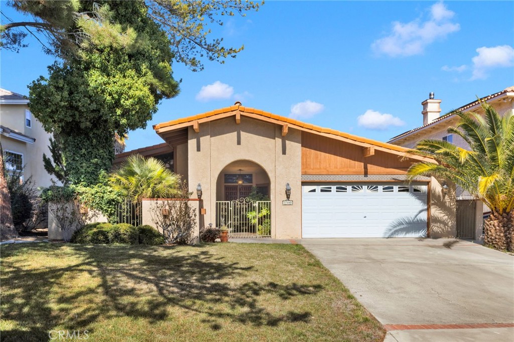 17800 Cresta Blanca Drive