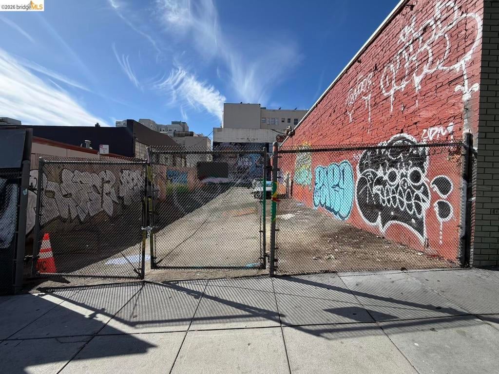841 Polk St