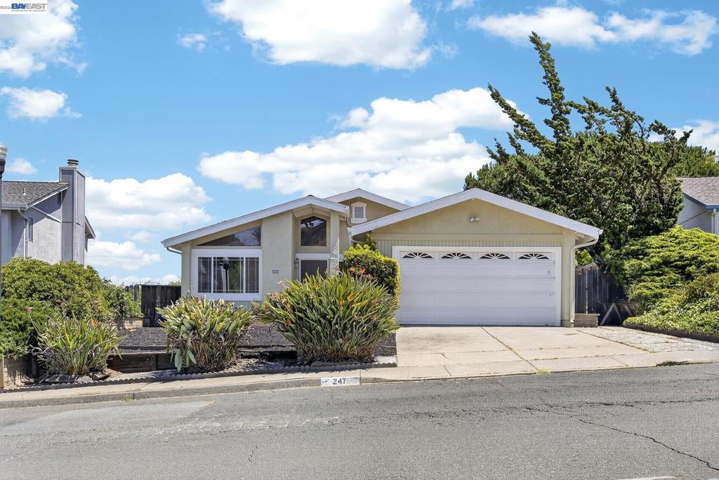 247 Sparrow Dr