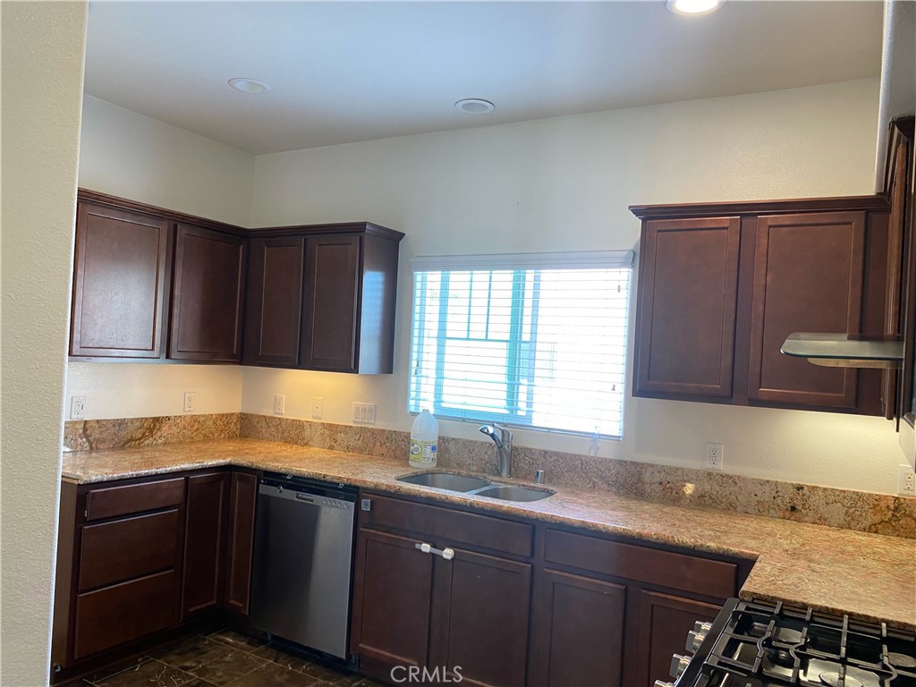 DALE VILLAS - Residential Lease