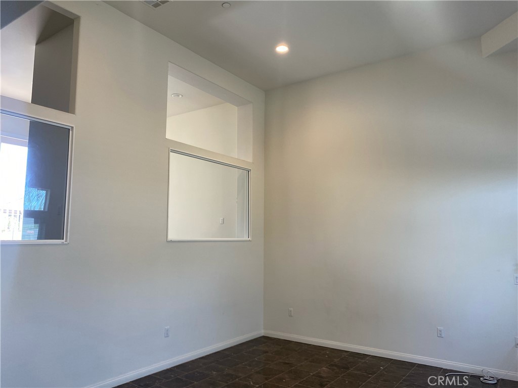 DALE VILLAS - Residential Lease