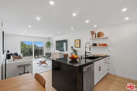 Photo of 1230 Horn Avenue #305, West Hollywood, CA 90069 (MLS # 26669553)