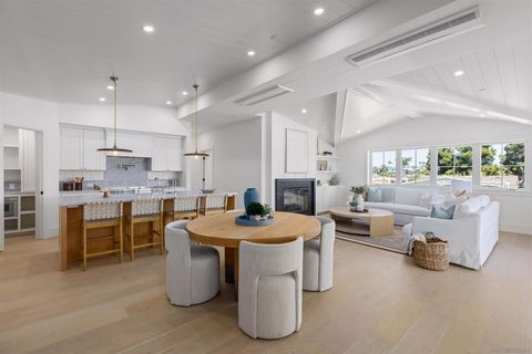 Photo of 747 Orange Ave Ave #304, Coronado, CA 92118 (MLS # 260016999SD)
