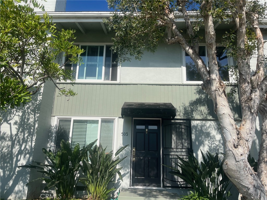 Located in the highly sought-after neighborhood of Newport Heights, this bright and airy one-bedroom, one-bathroom upper unit condo offers coastal living at its best. With soaring vaulted ceilings and abundant natural light, the home feels spacious and inviting. Recently updated, the condo features new luxury laminate floors, a beautifully remodeled kitchen and bathroom with a large sink, newer appliances and the convenience of in-unit laundry. A brand-new AC unit will also be installed for year-round comfort. The thoughtful layout includes a separate dining area, generous closet space, and a patio for enjoying the fresh Newport Beach air. The community pool makes you feel like you are living in Melrose Place! A shared garage is also included. This is a rare opportunity to lease a stylish, move-in-ready home in one of Newport Beach’s most desirable neighborhoods.