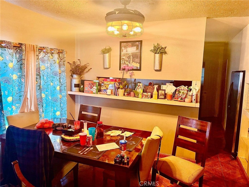 1454 E 50th