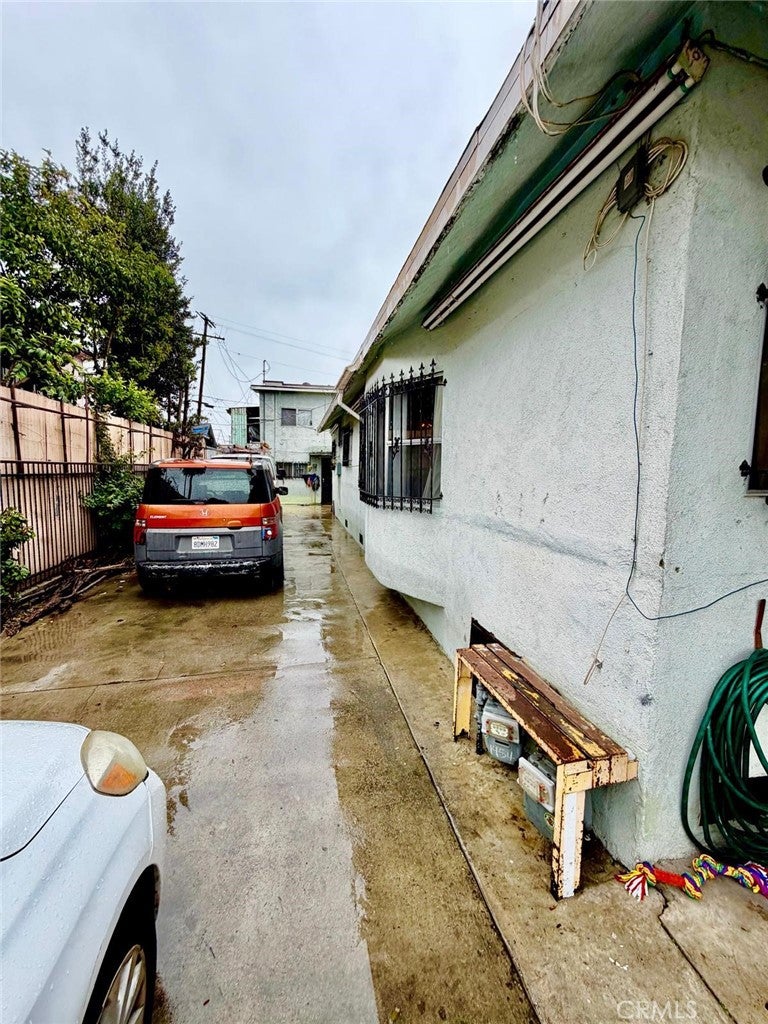 1454 E 50th