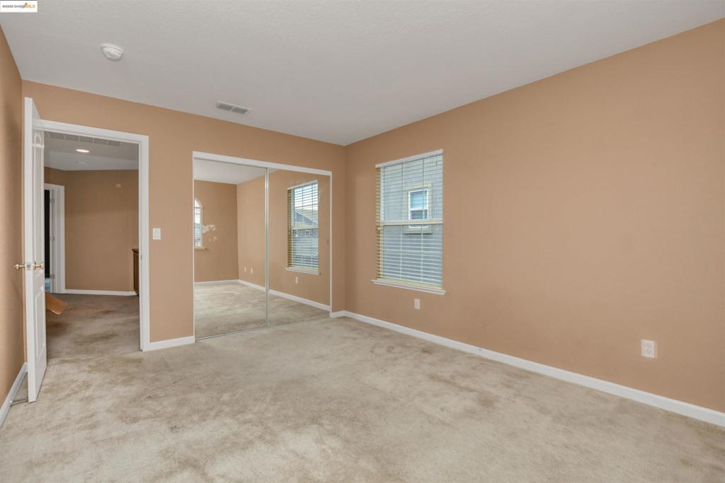 THE LAKES - Residential