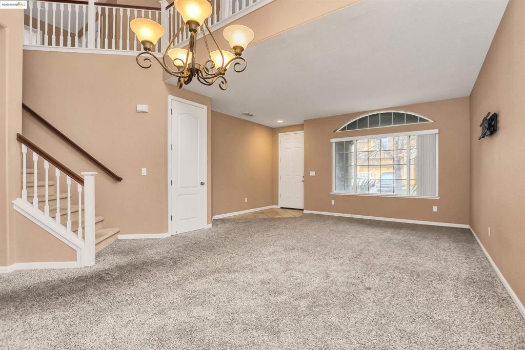 THE LAKES - Residential