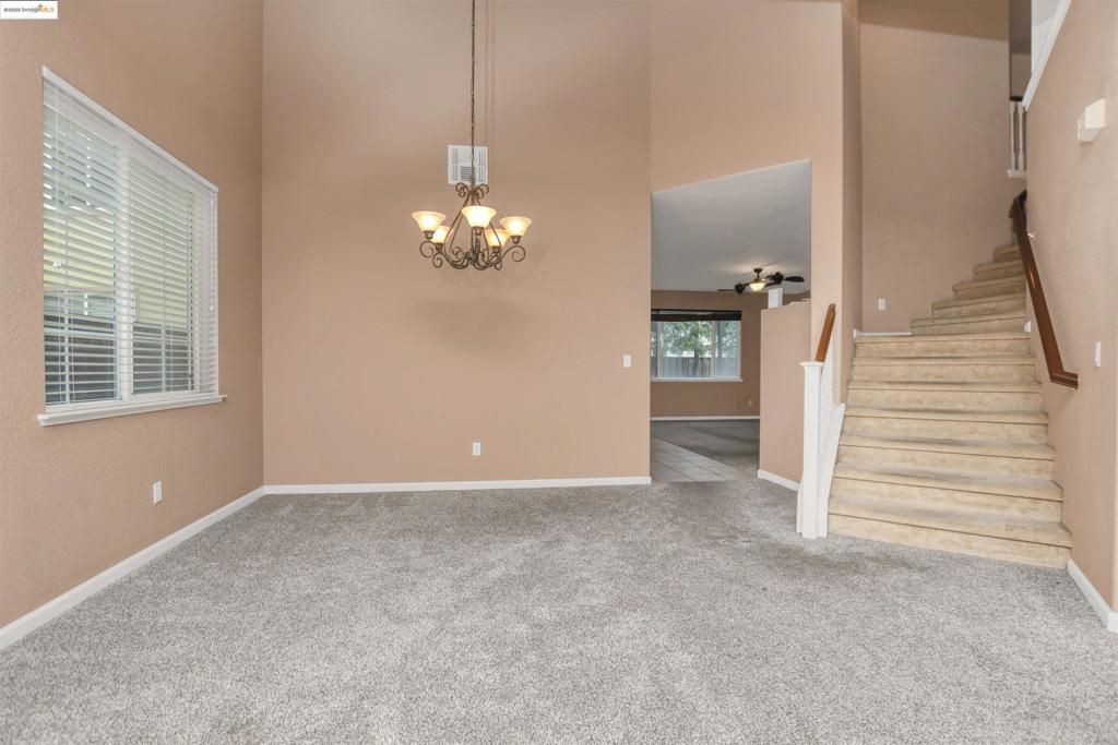 THE LAKES - Residential