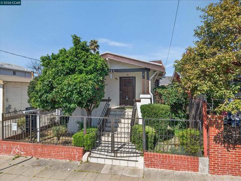 Photo of 2837 Minna Ave Ave, Oakland, CA 94619 (MLS # 41125933)