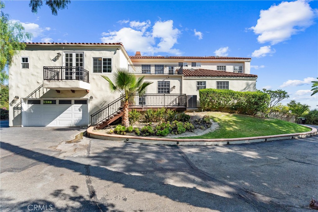 927 E Avocado Crest Road