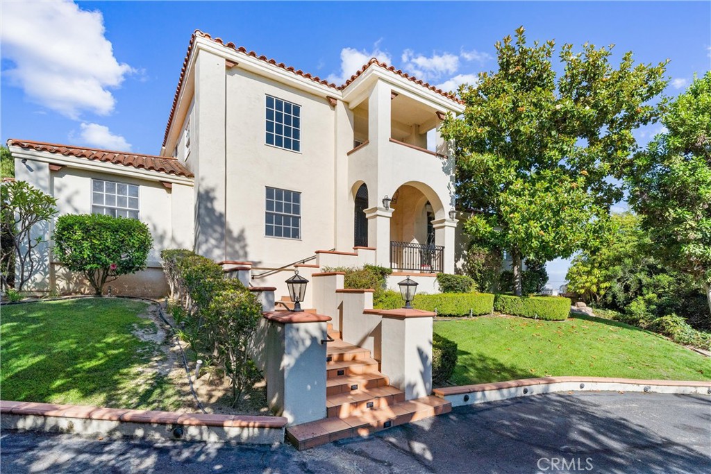 927 E Avocado Crest Road