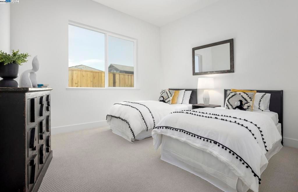 listing image 130725457597946214584