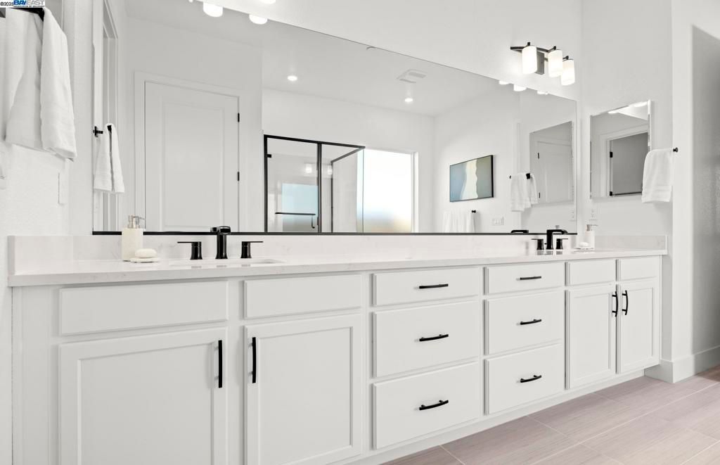 listing image 130726175086041454206