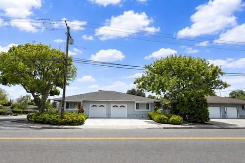 Photo of 1090 White Drive, Santa Clara, CA 95051 (MLS # ML82041210)