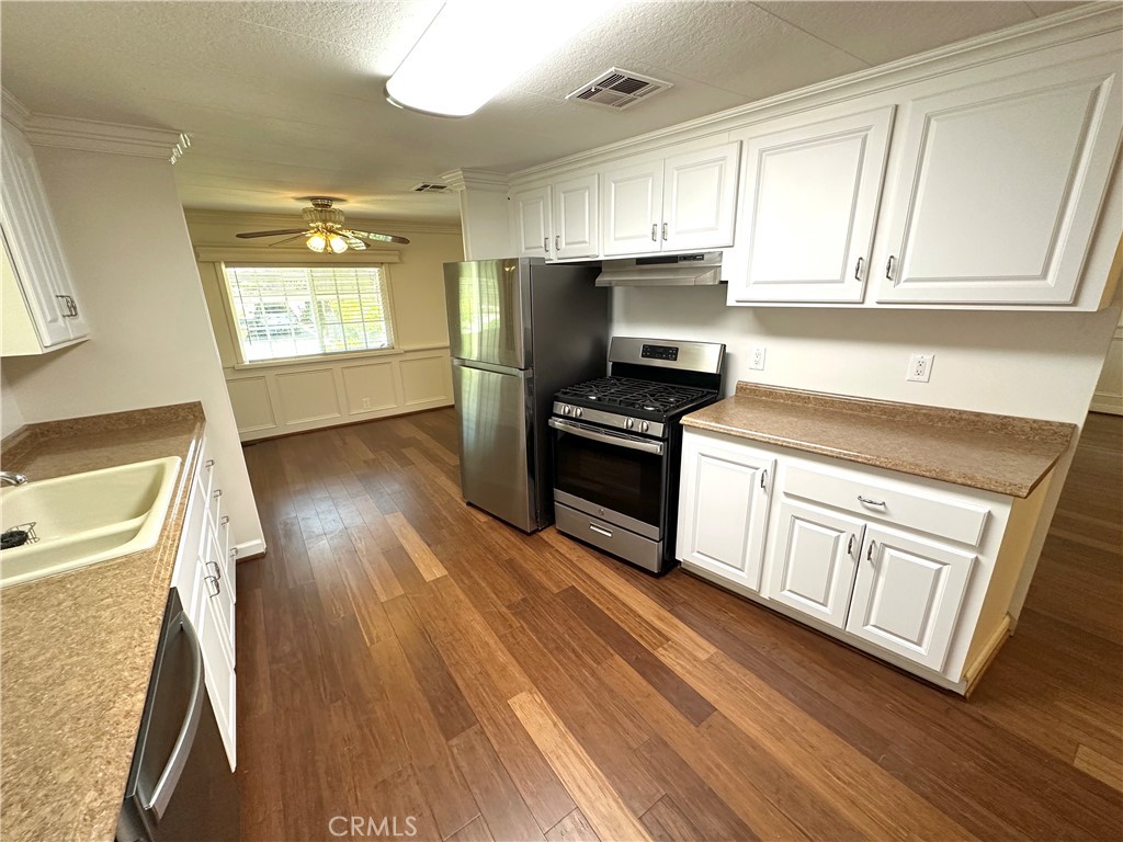 1422 Rainbrook Way