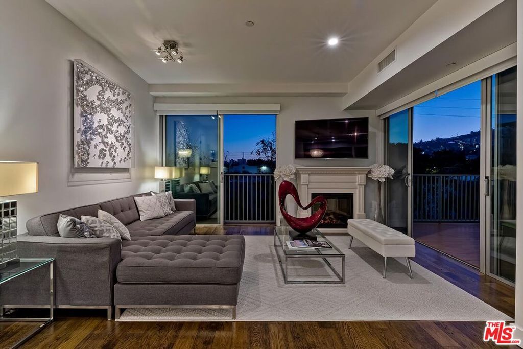 Photo of 855 N Croft Avenue #306, Los Angeles, CA 90069 (MLS # 25539803)