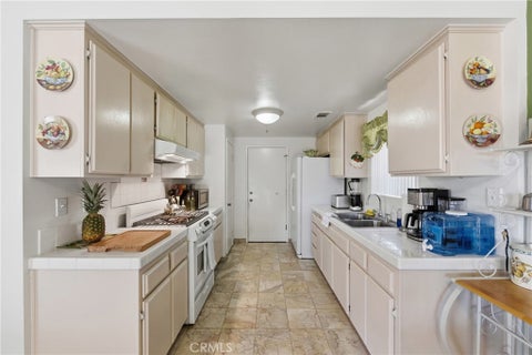 Tiny photo for 10182 Willamette Street, Ventura, CA 93004 (MLS # SR26219944)