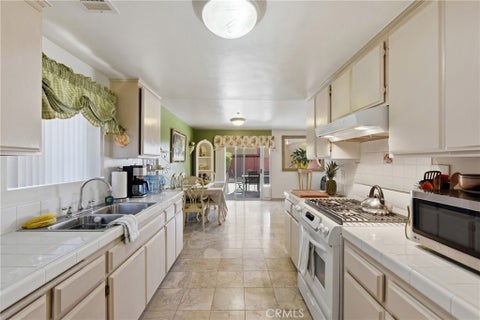 Tiny photo for 10182 Willamette Street, Ventura, CA 93004 (MLS # SR26219944)