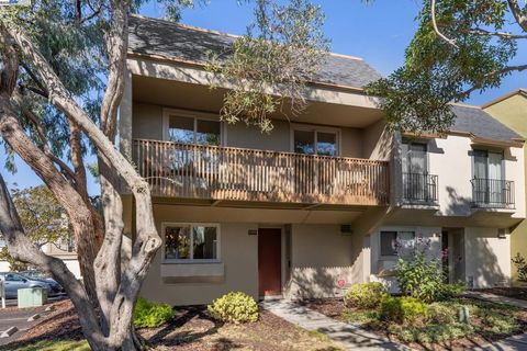 Photo of 1131 Via Alamosa, Alameda, CA 94502 (MLS # 41115743) Photo of 1131 Via Alamosa, Alameda, CA 94502 (MLS # 41115743)