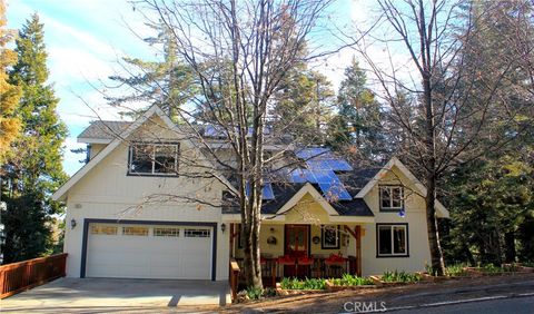 Photo of 292 N Fairway DR, Lake Arrowhead, CA 92352 (MLS # IG26112403)