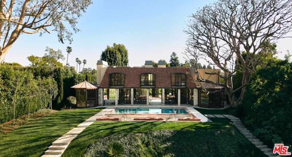 218 Strada Corta Road