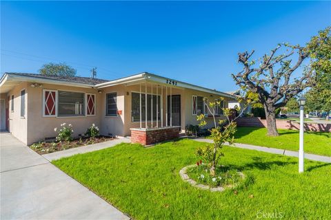 Photo of 1241 S Walnut St, Anaheim, CA 92802 (MLS # PW25274086)