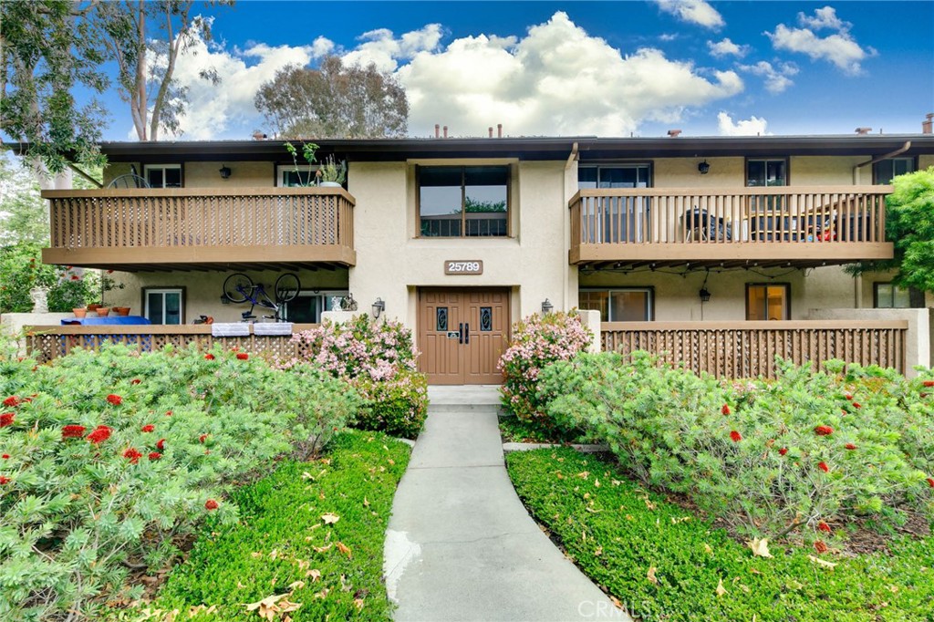 SELLER WANTS IT SOLD!! BRING ALL OFFERS
MISSION VIEJO!
Welcome to this beautifully updated 2-bedroom, 2-bath condo in the heart of Mission Viejo—where comfort, style, and community come together for the ultimate Southern California lifestyle.
Step inside to fresh paint, revived cabinetry, and brand-new flooring throughout, creating a clean and modern canvas ready for your personal touch. The open-concept layout features a spacious family room that flows seamlessly to your private patio, where you can relax with peaceful greenbelt views. IN-SIDE unit LAUNDRY hook-ups
The kitchen is both functional and stylish with granite countertops, a brand-new dishwasher, and a charming window perfect for enjoying your morning coffee while watching the birds. Adjacent to the kitchen is a cozy dining area that makes entertaining easy.
Retreat to the large primary bedroom complete with an ensuite bath and ample closet space. A second bedroom and full bath provide flexibility for guests, a home office, or whatever suits your lifestyle.
Enjoy community walking trails and HOA amenities including water, trash, a sparkling swimming pool, and a BBQ area—perfect for warm California days. You'll have two convenient parking spots: one covered carport space and plenty of guest parking throughout the complex.
Located just minutes from Lake Mission Viejo, you’ll have access to year-round events like lakeside concerts, movie nights under the stars, and festive boat parades. Plus, you're close to fantastic shopping, dining, and have easy freeway access—making commuting or exploring Orange County a breeze.
This is more than just a home—it’s a lifestyle. Don’t miss your chance to live where every day feels like a vacation!