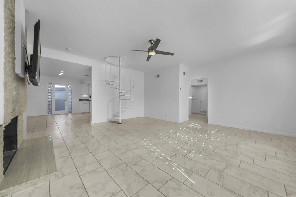 415 E Avenida Granada