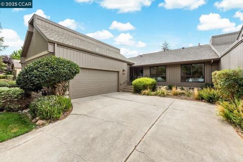 Photo of 3158 Hambletonian Ln Ln, Walnut Creek, CA 94598 (MLS # 41112362)