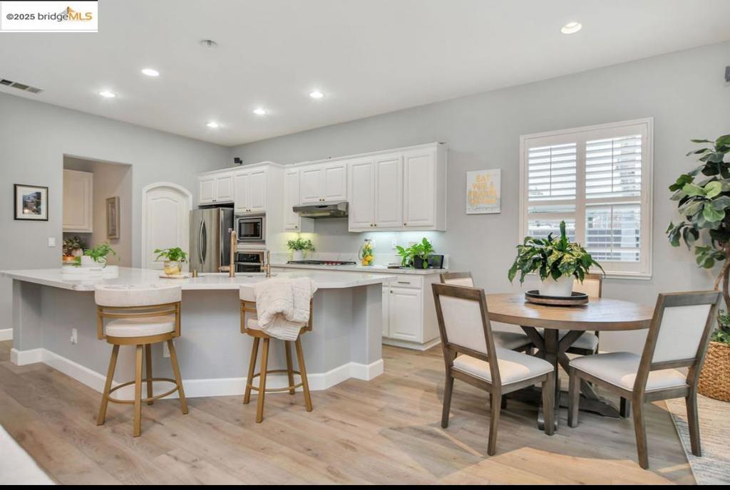 DISCOVERY  BAY - Residential