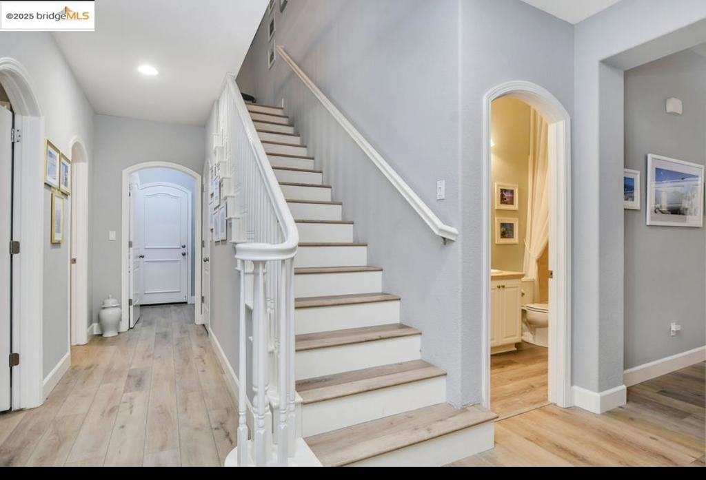 DISCOVERY  BAY - Residential