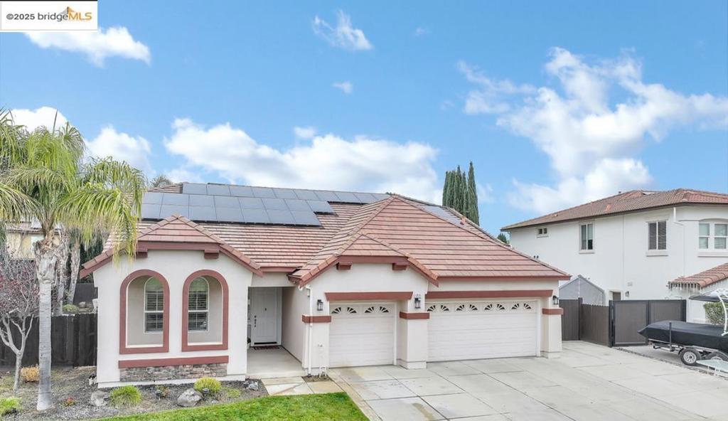 DISCOVERY  BAY - Residential