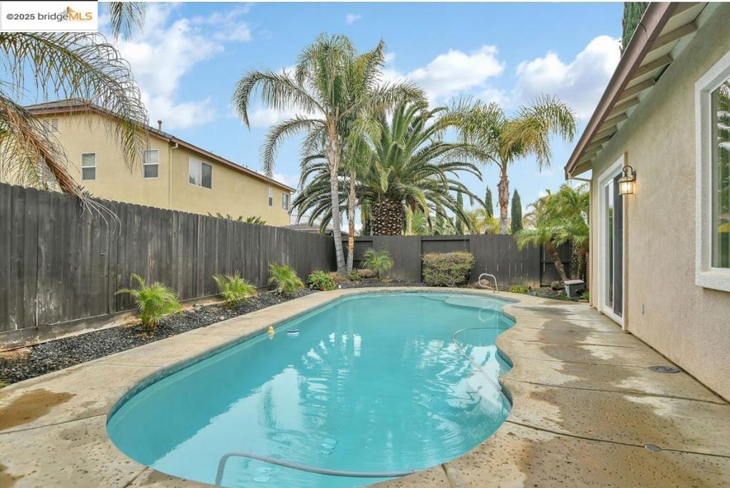 DISCOVERY  BAY - Residential