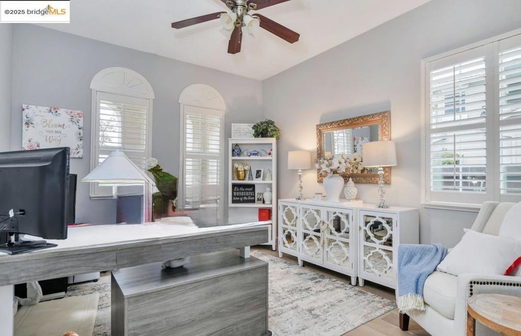 DISCOVERY  BAY - Residential