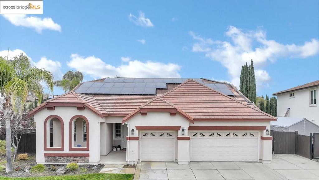 DISCOVERY  BAY - Residential