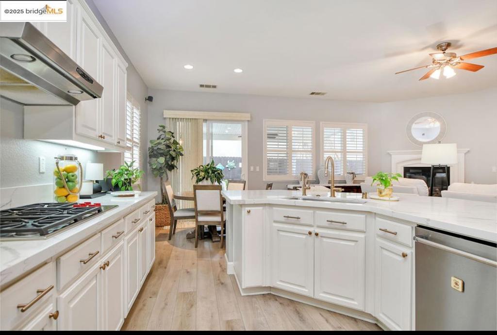 DISCOVERY  BAY - Residential