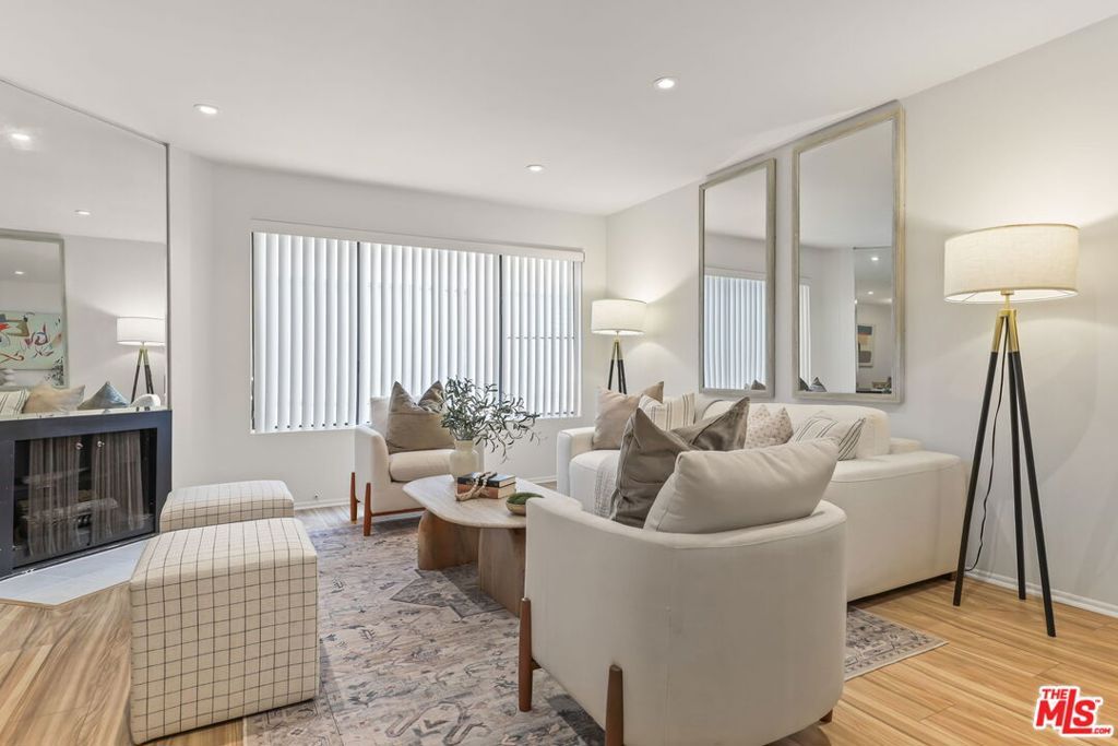 Photo of 4125 Inglewood Boulevard #10, Los Angeles, CA 90066 (MLS # 26636233)