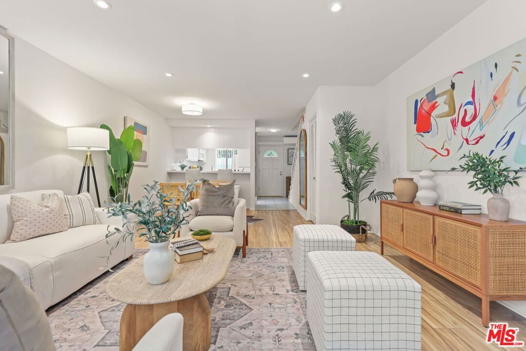 Photo of 4125 Inglewood Boulevard #10, Los Angeles, CA 90066 (MLS # 26636233)