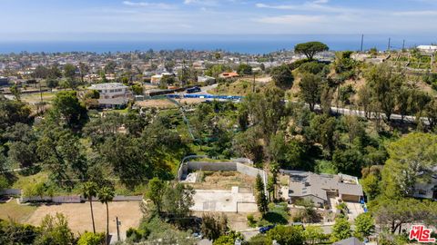 Photo of 1303 Marinette Road, Pacific Palisades, CA 90272 (MLS # 26713755)